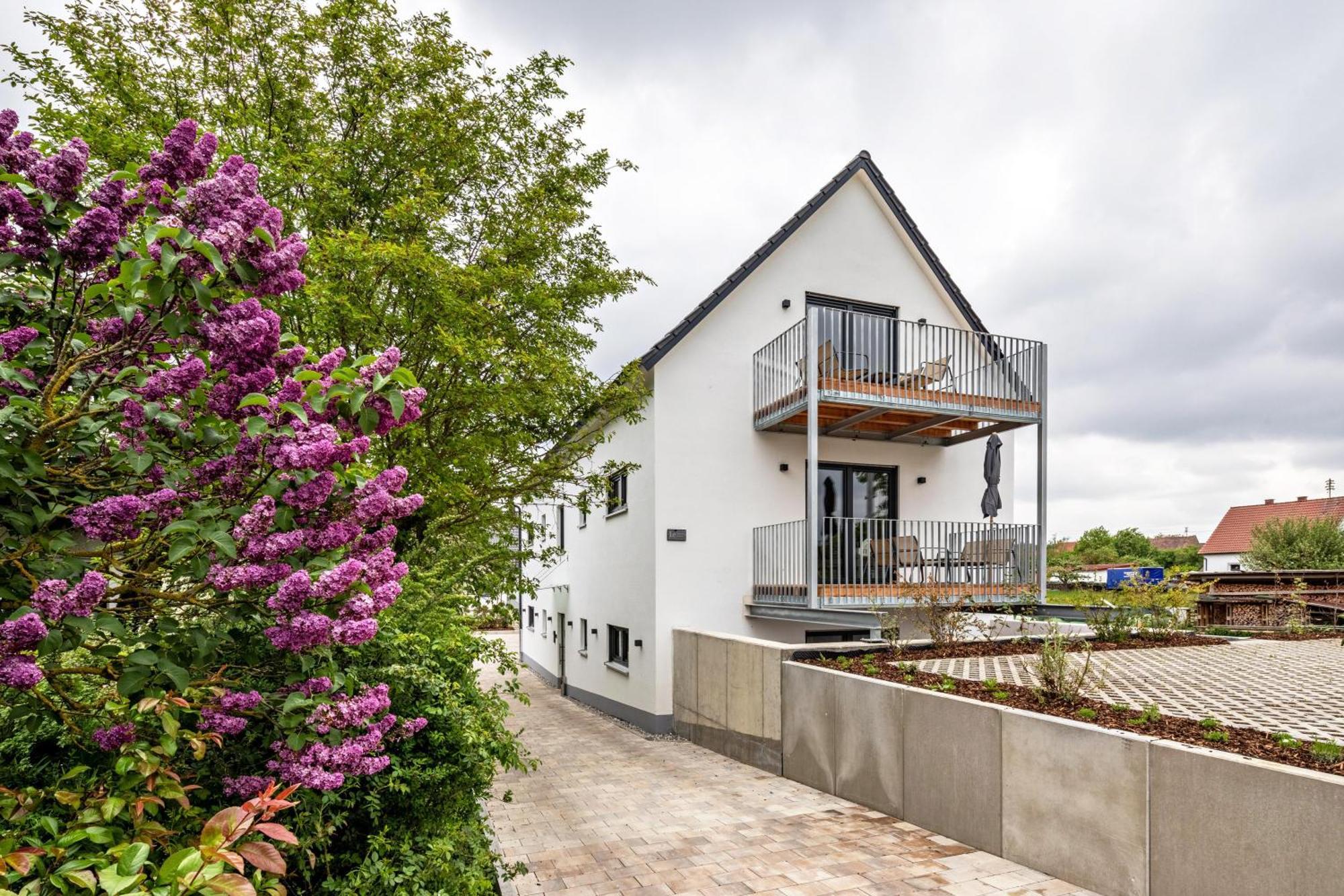 Studio 2 Parkside Apartments Guenzburg Exterior photo